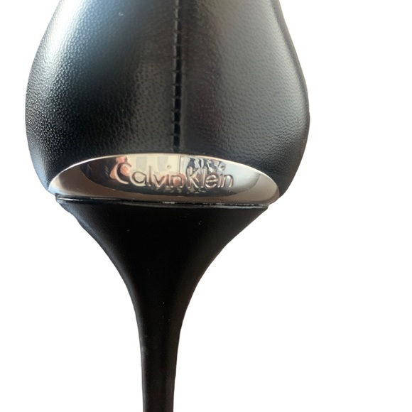 Calvin Klein classic black pointed toe pump - Picture 4 of 5